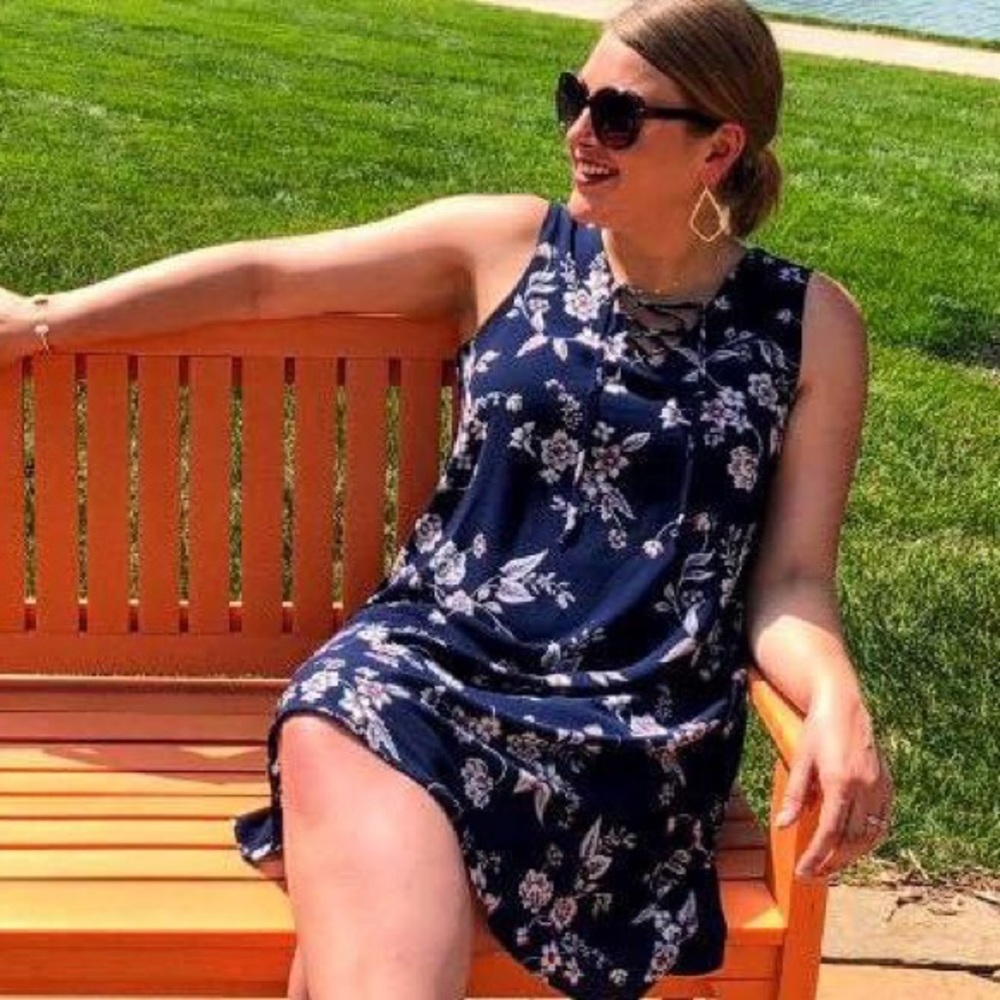 Summer dress with floral detail